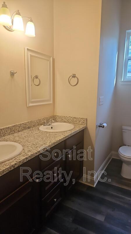 Building Photo - 2515 Mazant St
