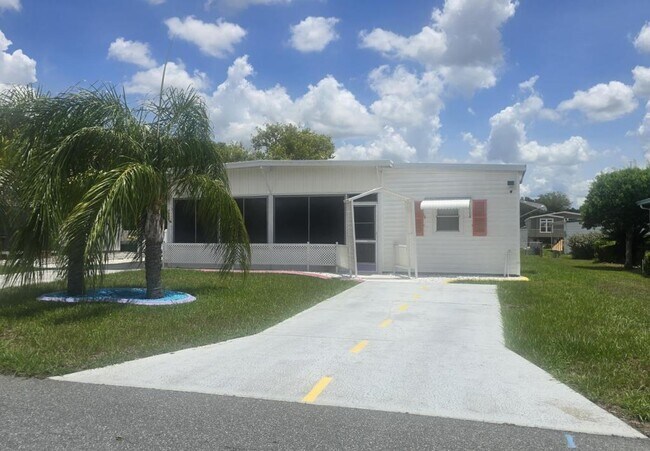 Building Photo - 7366 1st Loop Ave
