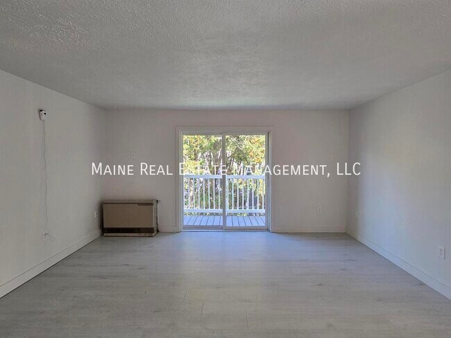 Foto del edificio - 16 Hillside Ln