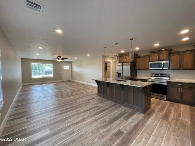 Foto del edificio - 1923 N St Louis Ave