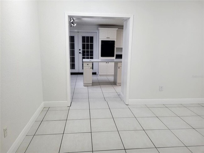 Foto del edificio - 10803 N Armenia Ave