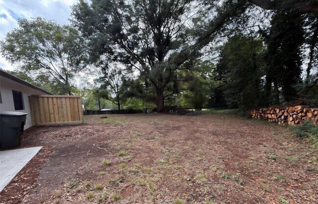 Building Photo - 904 8th Ave SW