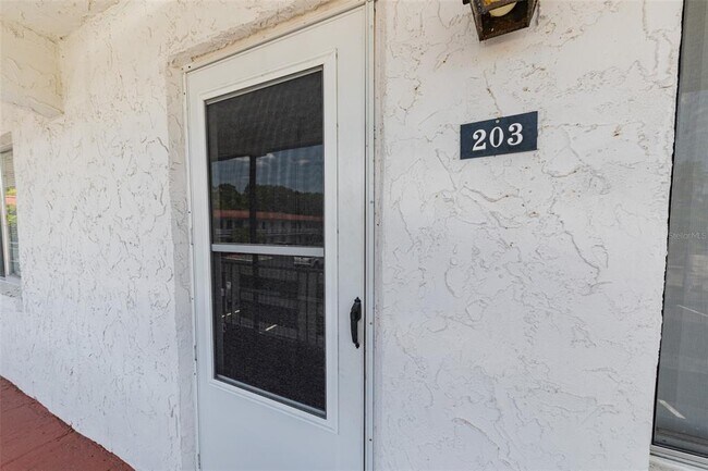 Foto del edificio - 1100 Martinique Dr