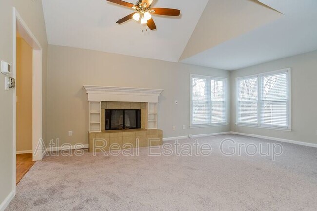 Foto del edificio - 9336 Greenway Ln