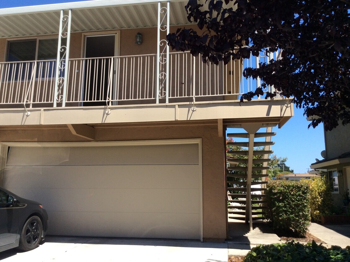 Foto principal - Capitola Shores condo with shared garage