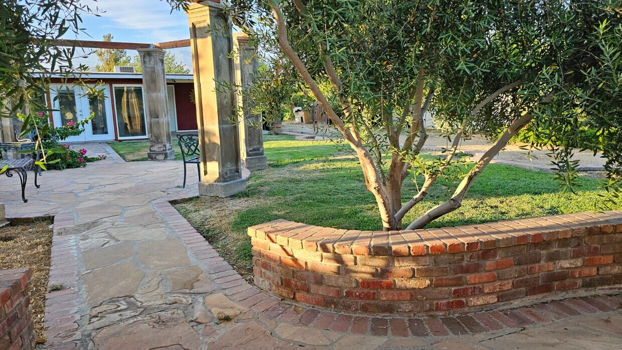 213 Charles St, Banning, CA 92220 House Rental in Banning, CA