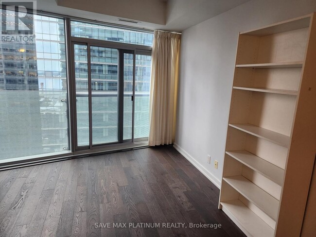 Building Photo - 12 York St