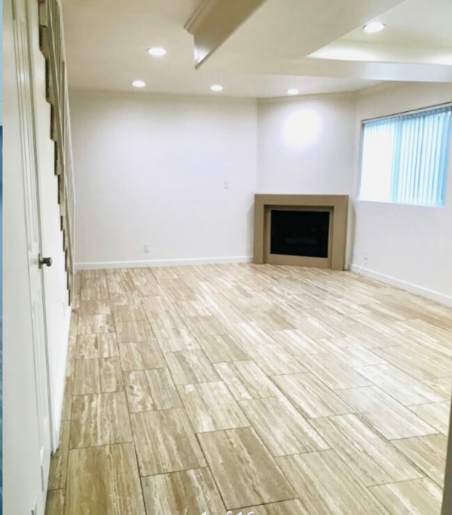 Foto del edificio - 13012 Riverside Dr