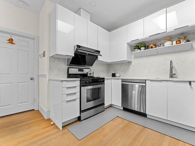 Building Photo - 435 Marlborough St