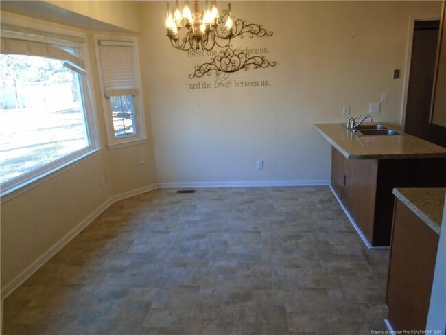 Foto del edificio - 3503 Farm Circle Rd