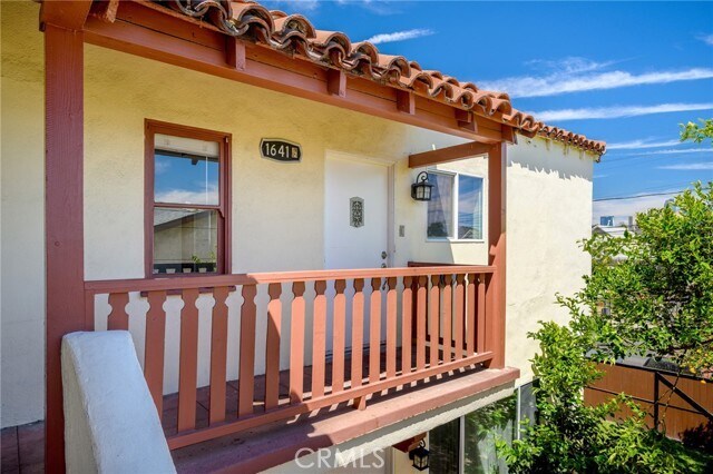 Foto del edificio - 1643 S Catalina St