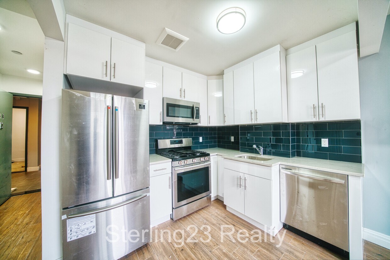 Foto principal - 36-20 28th Ave
