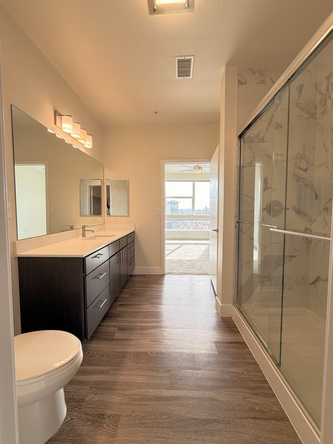primary-bathroom-high-line-pointe-2x2-1281-517-mount-evans-2-11-2026.JPG - High Line Pointe