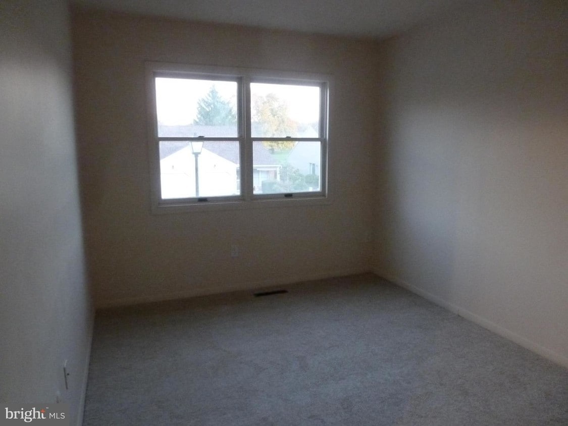 438 Mill Race Rd, Carlisle Barracks, PA 17013 Townhome Rentals in