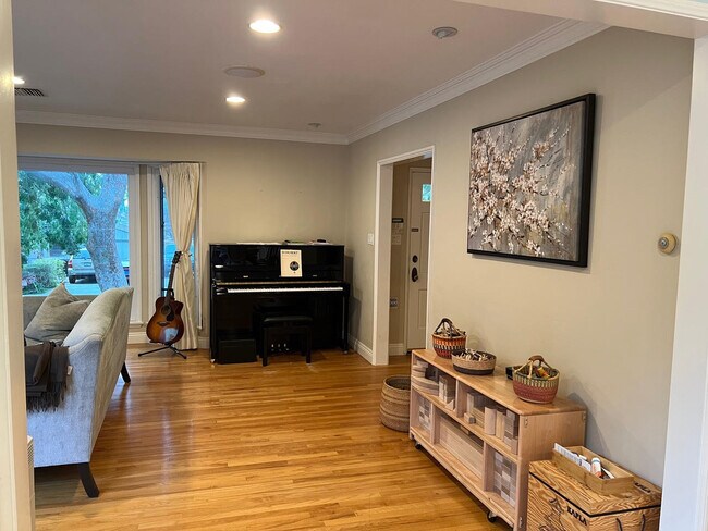 Living Room - 10326 Orton Ave