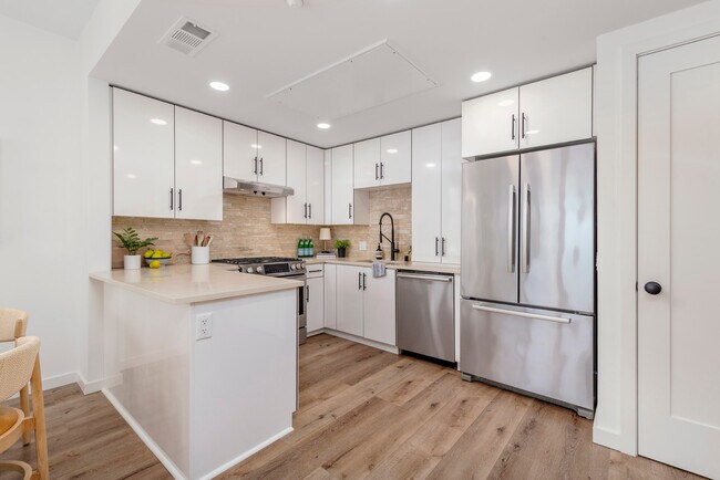 Foto del edificio - 555 Innes Ave