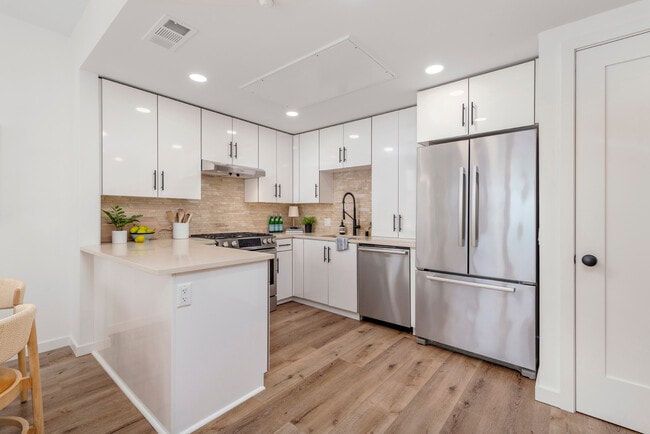 Building Photo - 555 Innes Ave