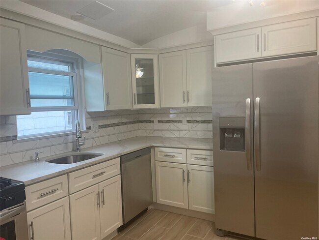 Building Photo - 241-20 140th Ave