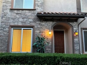 Building Photo - 128 E Broadway