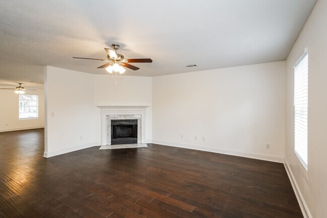 Foto del edificio - 5636 Dory Dr