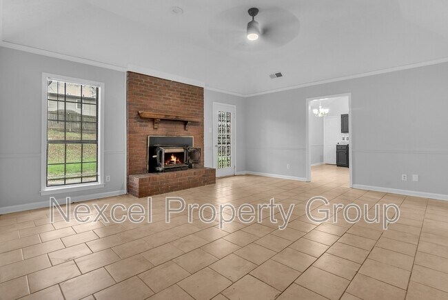 Foto del edificio - 5809 Lee's Crossing St