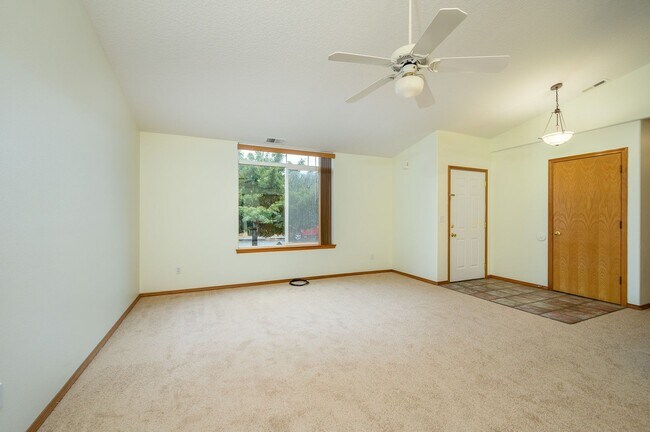 Foto del edificio - Newly Renovated 3 Bedroom, 2 Bath House in Sheridan
