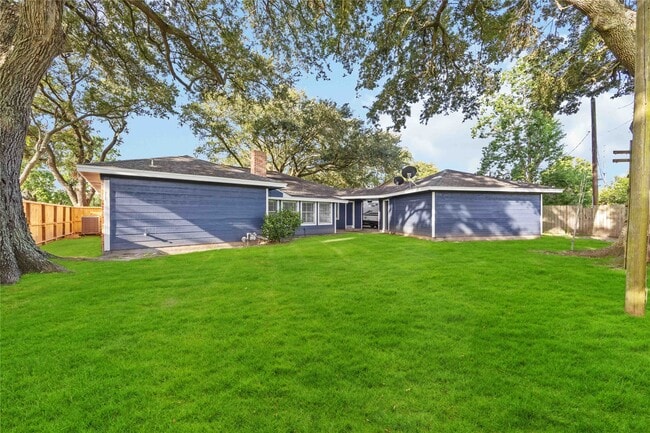 Building Photo - 12418 A Bar Dr