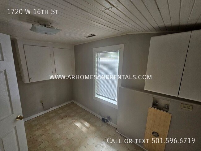Building Photo - 1720 W 16th St