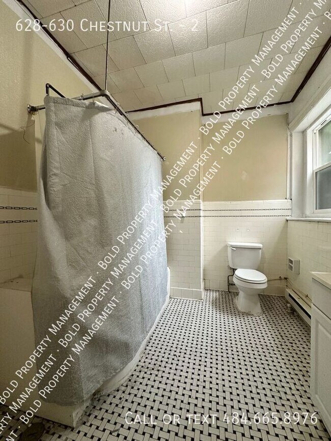 Foto del edificio - 628-630 Chestnut St.-2