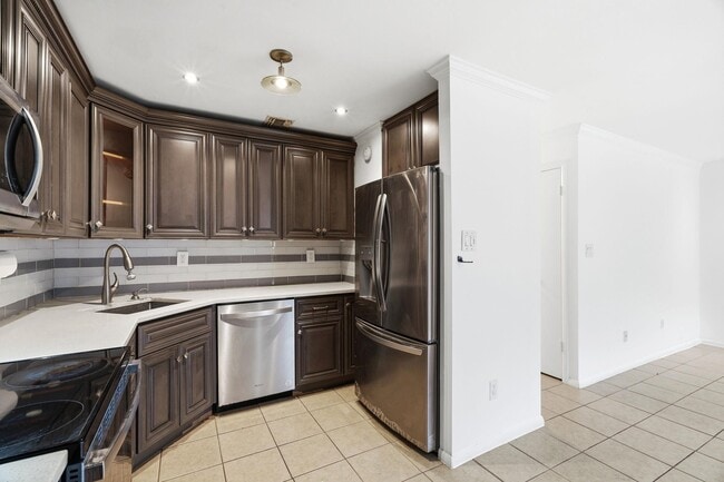 Building Photo - 41 Coriander Way