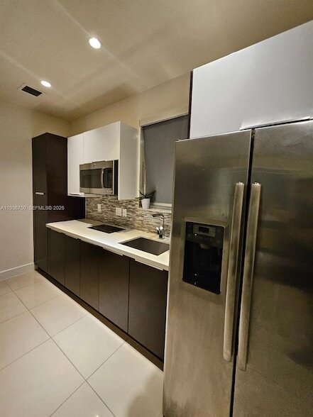 Building Photo - 6410 NW 105th Pl