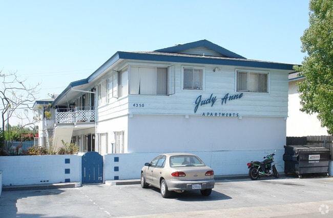 Building Photo - Judy Anne Apartments