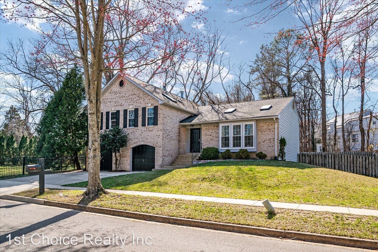 3 br, 3 bath House 7200 Old Chapel Drive House Rental in Bowie, MD