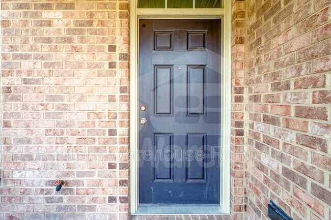 Building Photo - 4834 Chislehurst Dr