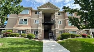 Building Photo - 1249 W 110 N