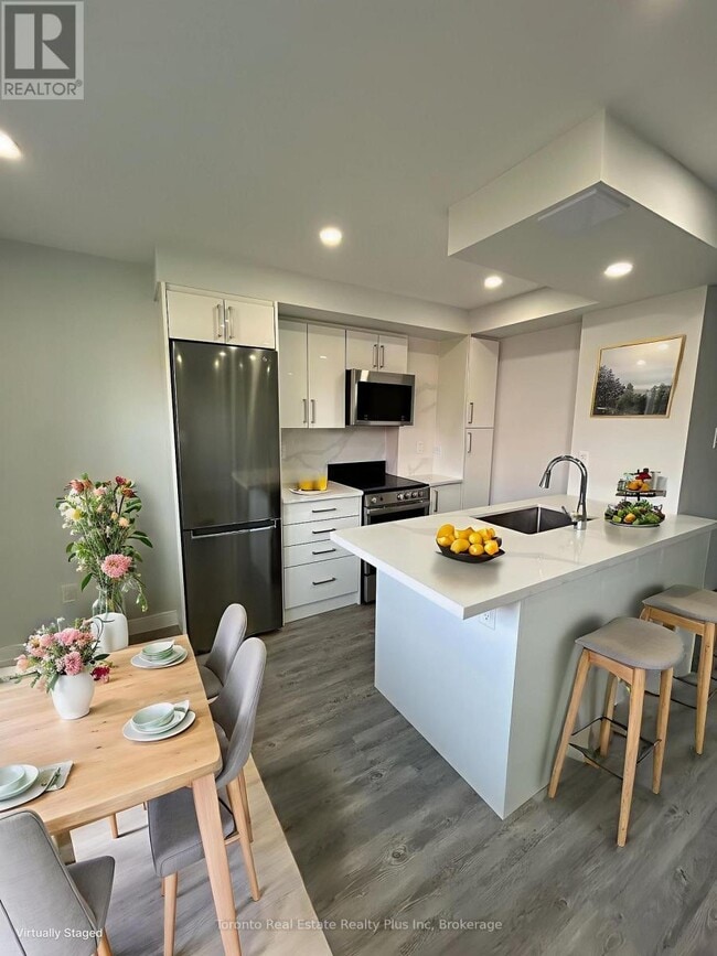 Building Photo - 15 Walmer Rd