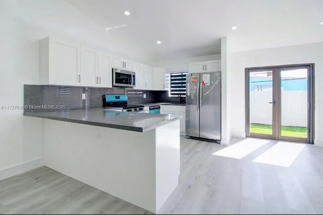 Foto del edificio - 10210 NW 125th St