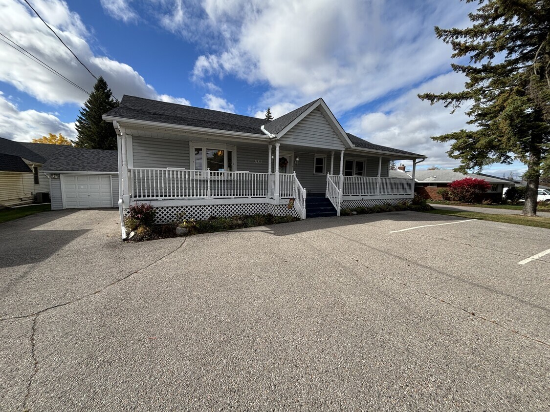 Photo principale - 1183 Chemong Rd