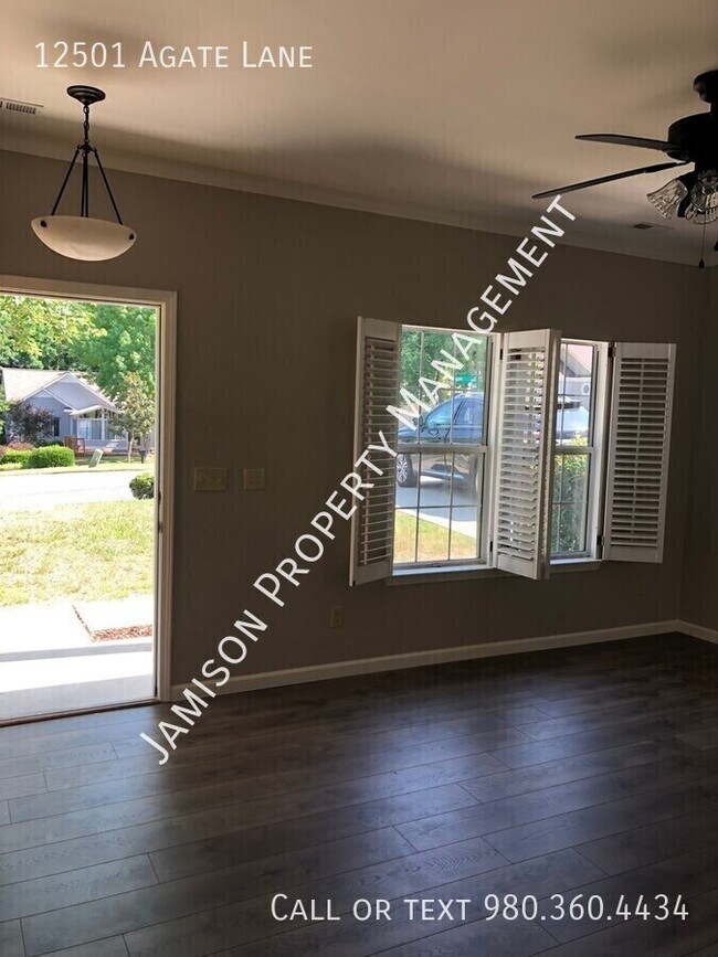Foto del edificio - 12501 Agate Ln