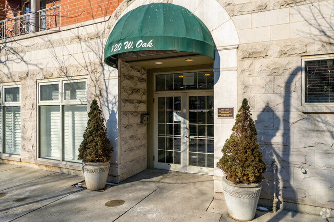 Foto del edificio - 120 W Oak St
