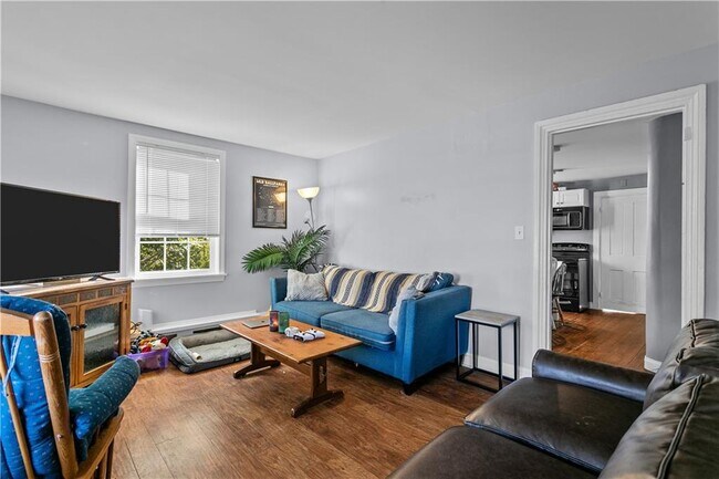Building Photo - 12 Callender Ave