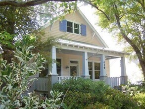 Building Photo - 236 W Shorewood Dr