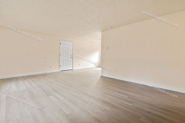 Foto del edificio - 237-05