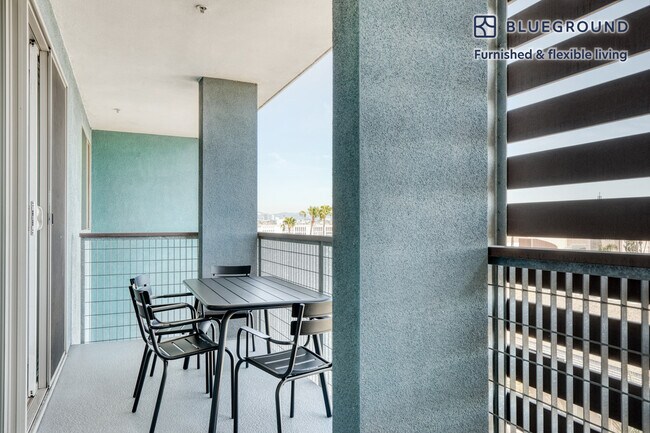 Foto del edificio - 13488 Maxella Ave