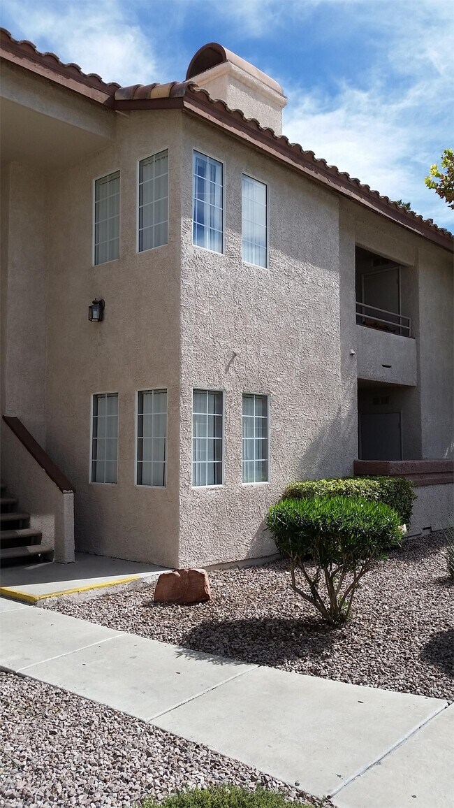 Foto del edificio - 6500 W Lake Mead Blvd