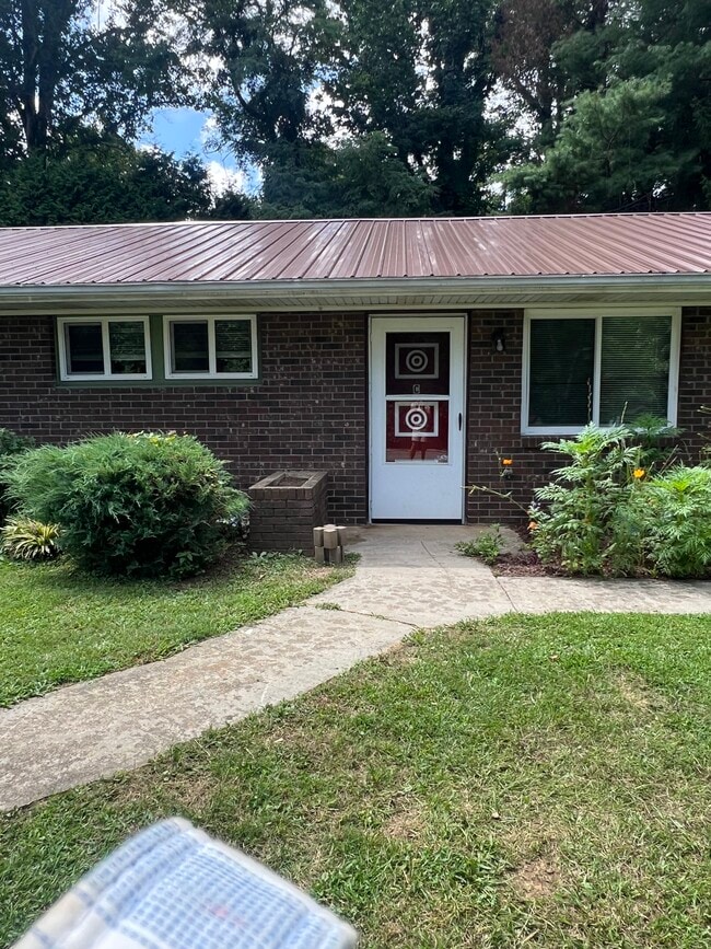Building Photo - 1 Popple Dr