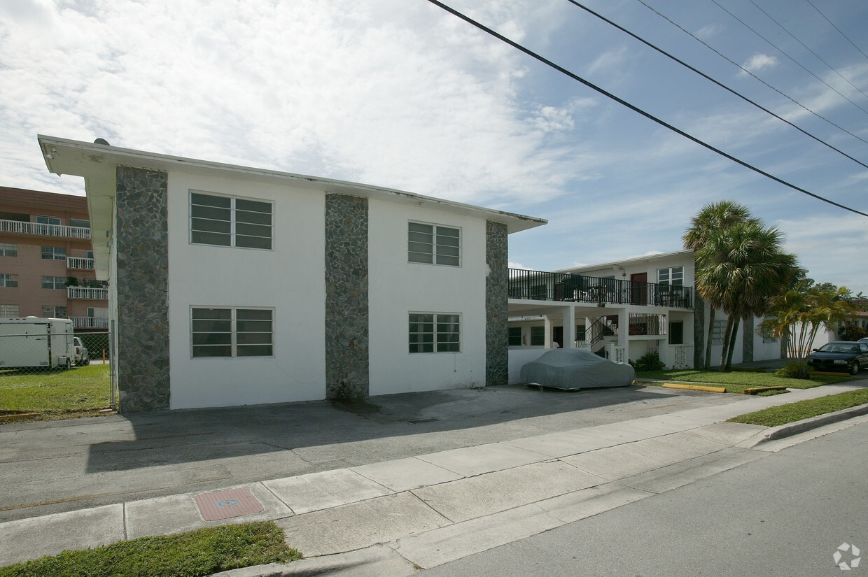 Primary Photo - 5730 NW 38th St