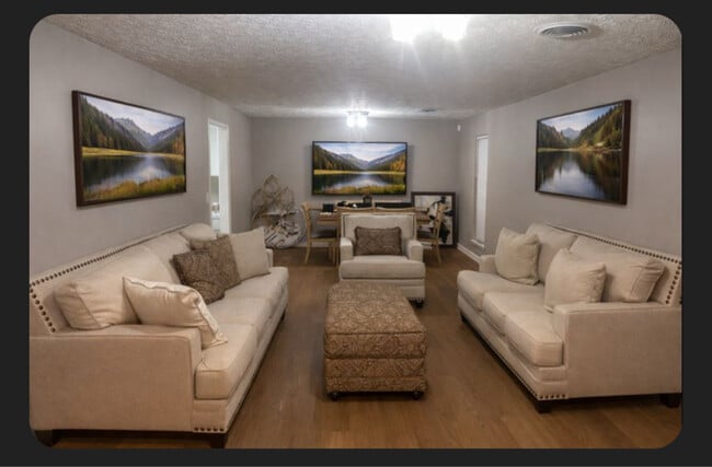 Building Photo - 504 Campbell Dr