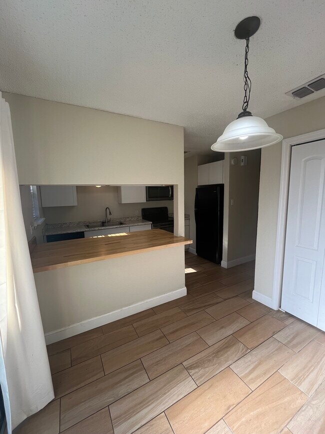 Foto del edificio - 1600 Martinsville St