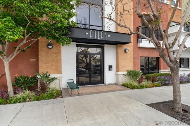 Foto del edificio - 3687 Fourth Ave